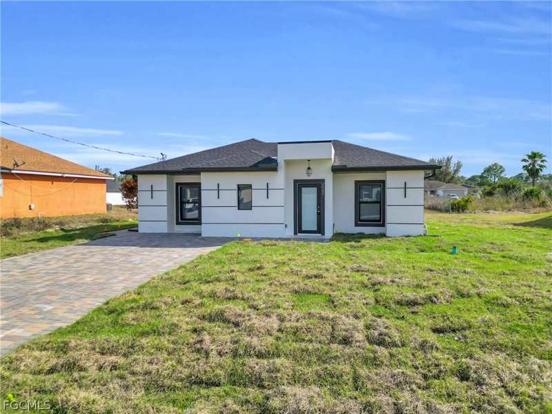 3 bedroom SingleFamilyResidence at 2607 41st St W, Lehigh Acres, Lehigh Acres — photo 1