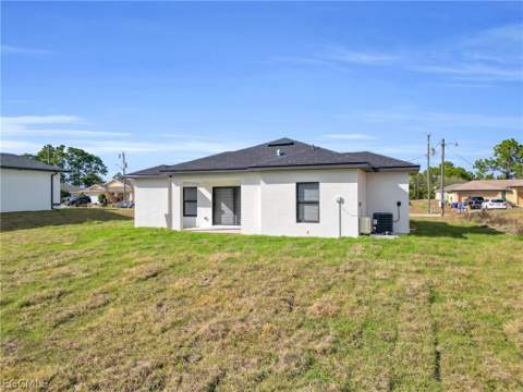 2607 41st St W, Lehigh Acres FL - photo 10 of 29