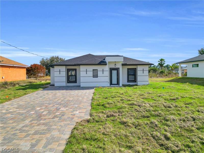 3 bedroom SingleFamilyResidence at 2607 41st St W, Lehigh Acres, Lehigh Acres — photo 2