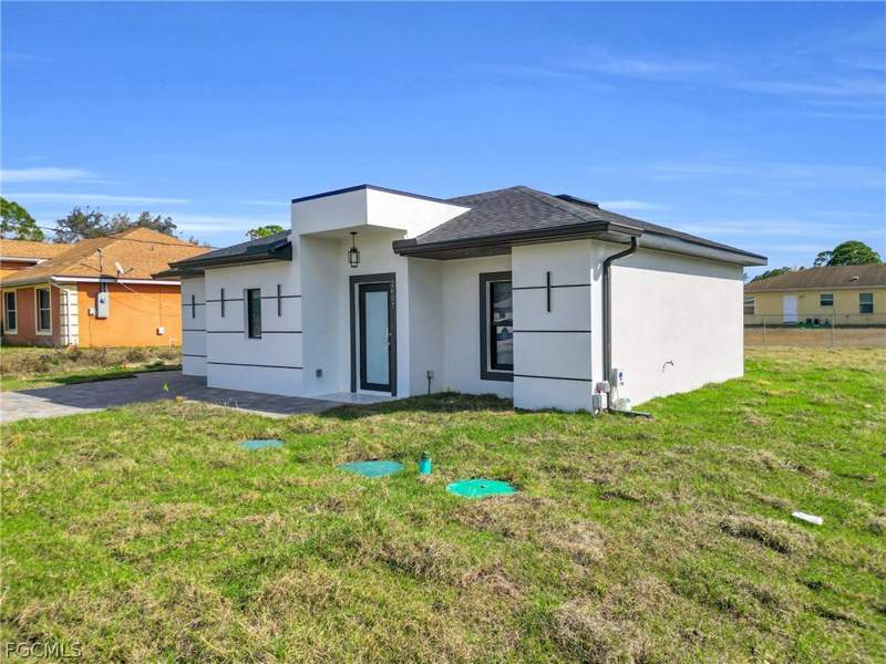 3 bedroom SingleFamilyResidence at 2607 41st St W, Lehigh Acres, Lehigh Acres — photo 3