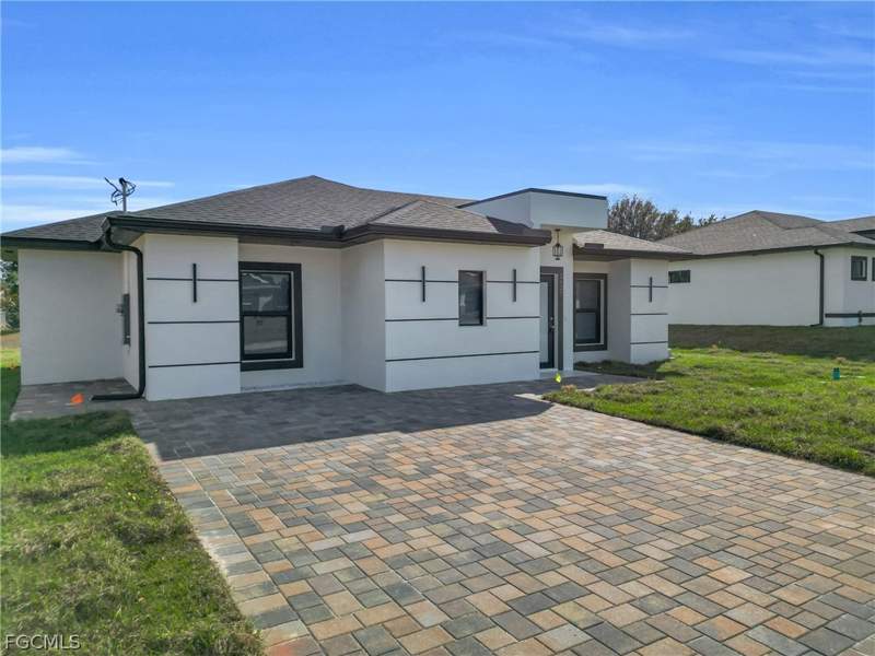 3 bedroom SingleFamilyResidence at 2607 41st St W, Lehigh Acres, Lehigh Acres — photo 4