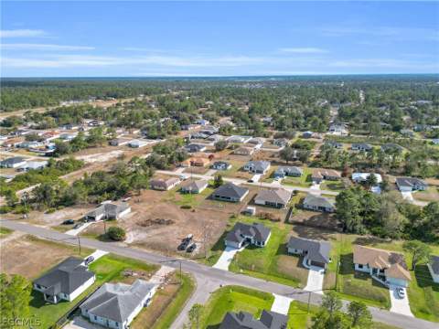 2607 41st St W, Lehigh Acres FL - photo 7 of 29