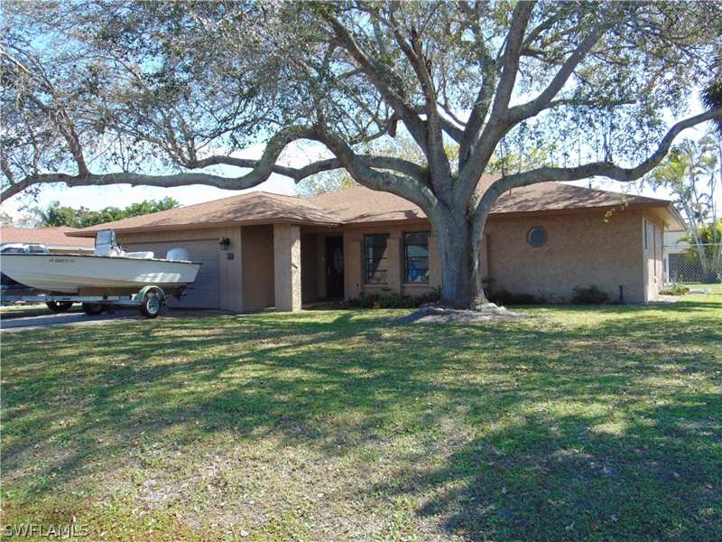 3 bedroom SingleFamilyResidence at 82 Johnnycake Dr, Willoughby Acres, Naples — photo 1