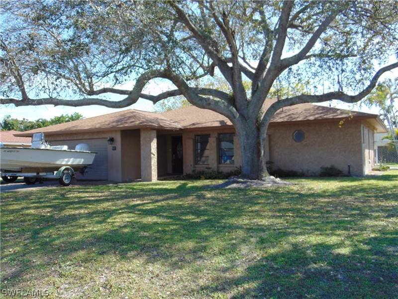 3 bedroom SingleFamilyResidence at 82 Johnnycake Dr, Willoughby Acres, Naples — photo 2
