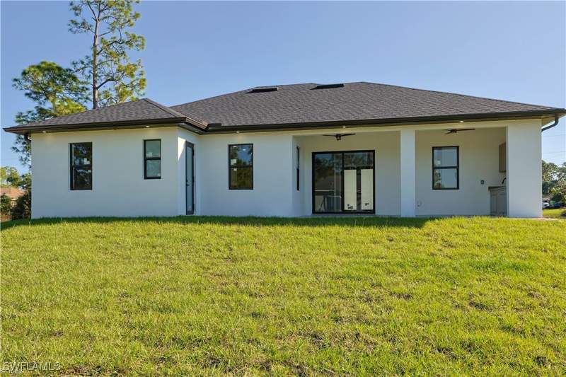3 bedroom SingleFamilyResidence at 912 Bell Blvd S, Lehigh Acres, Lehigh Acres — photo 4