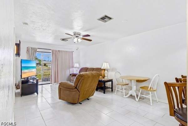 2 bedroom Condominium at 4407 SW 7th Pl 4, Rogers Court Condominium, Cape Coral — photo 3