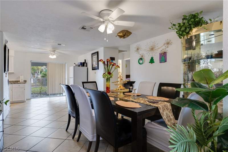 3 bedroom SingleFamilyResidence at 1652 Jamestown Ct, Bowling Green, Fort Myers — photo 5