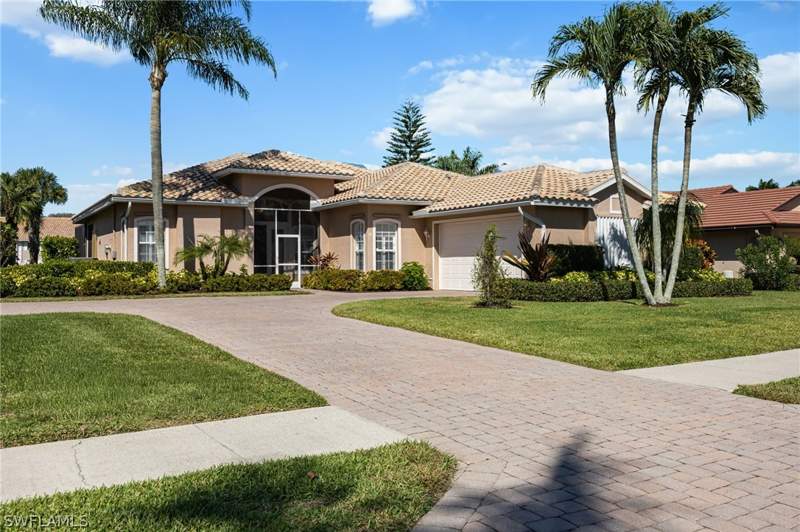 3 bedroom SingleFamilyResidence at 3733 Royal Wood Blvd, Royal Wood, Naples — photo 2