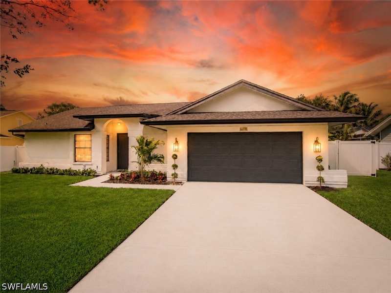 4 bedroom SingleFamilyResidence at 10731 Regent Cir, Regent Park, Naples — photo 1