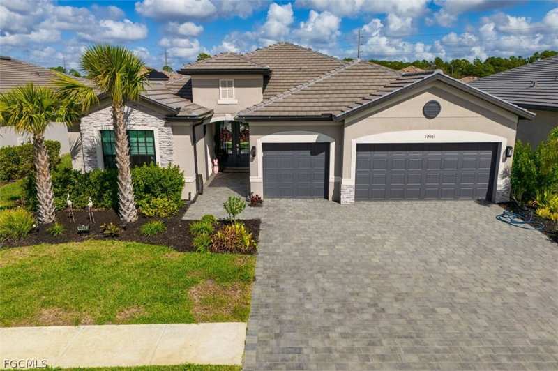 3 bedroom SingleFamilyResidence at 10903 Timber Creek Dr, Timber Creek, Fort Myers — photo 1