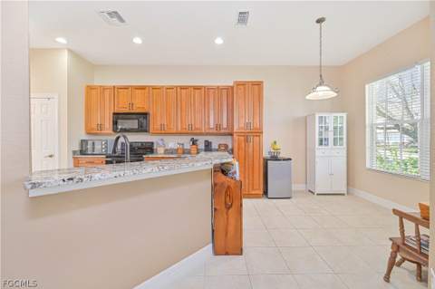 5582 Whispering Willow Way, Fort Myers FL - photo 9 of 38