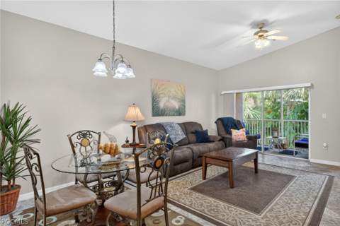 15441 Bellamar Cir 1123, Fort Myers FL - photo 10 of 29