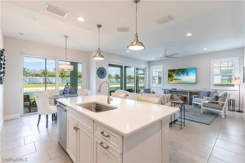 2561 Seychelles Dr 304, Naples FL - photo 13 of 34