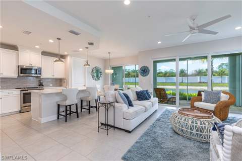 2561 Seychelles Dr 304, Naples FL - photo 8 of 34