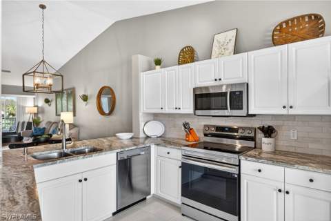 9009 Michael Cir 4, Naples FL - photo 11 of 34