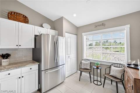 9009 Michael Cir 4, Naples FL - photo 13 of 34