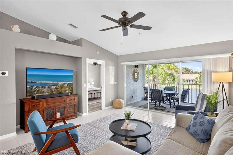 2 bedroom Condominium at 9009 Michael Cir 4, Ruby At Sunstone, Naples — photo 4