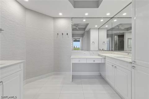425 Cove Tower Dr 703, Naples FL - photo 19 of 44