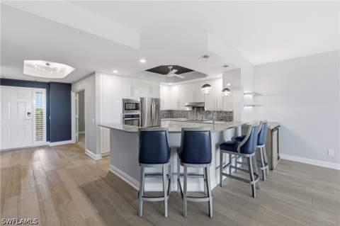 425 Cove Tower Dr 703, Naples FL - photo 9 of 44
