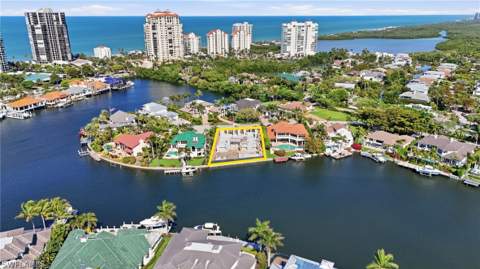 310 Pirates Bight, Naples FL - photo 12 of 16