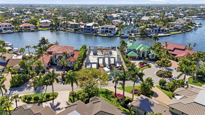 5 bedroom SingleFamilyResidence at 310 Pirates Bight, Park Shore, Naples — photo 3