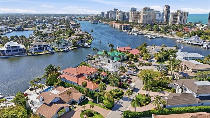5 bedroom SingleFamilyResidence at 310 Pirates Bight, Park Shore, Naples — photo 5