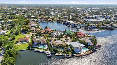 310 Pirates Bight, Naples FL - photo 8 of 16