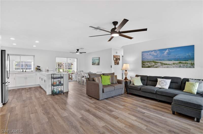 3 bedroom SingleFamilyResidence at 1305 SE 29th Ter, Cape Coral, Cape Coral — photo 5