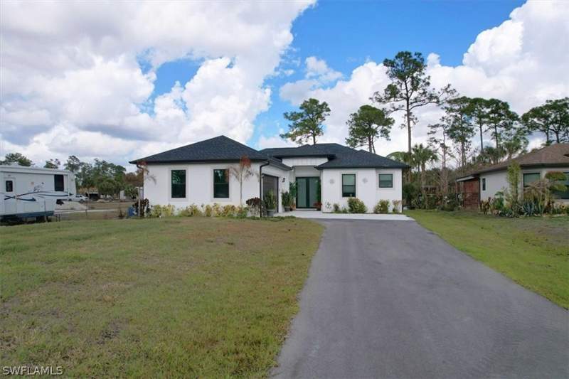 3 bedroom SingleFamilyResidence at 2963 40th Ave SE, Golden Gate Estates, Naples — photo 2