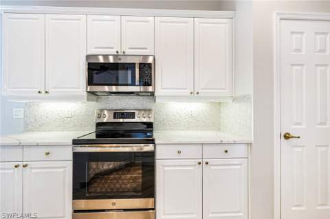 19091 Ridgepoint Dr 202, Estero FL - photo 7 of 50