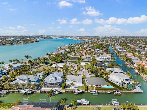 2175 Shad Ct, Naples FL - photo 9 of 40