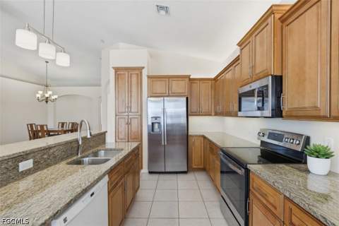 13881 Lake Mahogany Blvd 3221, Fort Myers FL - photo 10 of 36