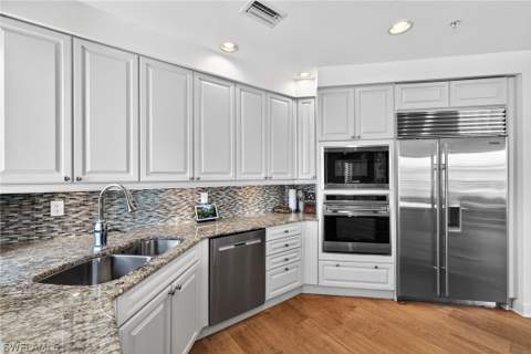 1540 5th Ave S D305, Naples FL - photo 12 of 38