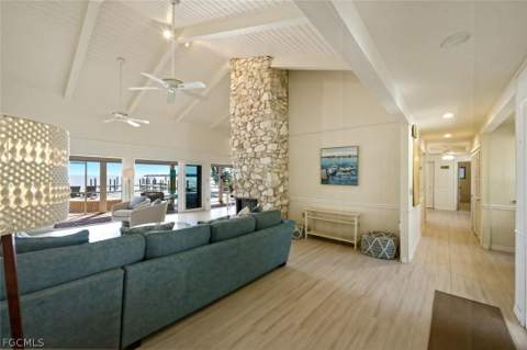 15153 Captiva Dr, Captiva FL - photo 10 of 38