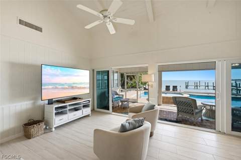 15153 Captiva Dr, Captiva FL - photo 11 of 38