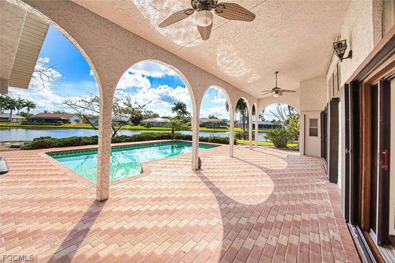 4 bedroom SingleFamilyResidence at 6896 Erin Marie Ct, Town And River, Fort Myers — photo 5