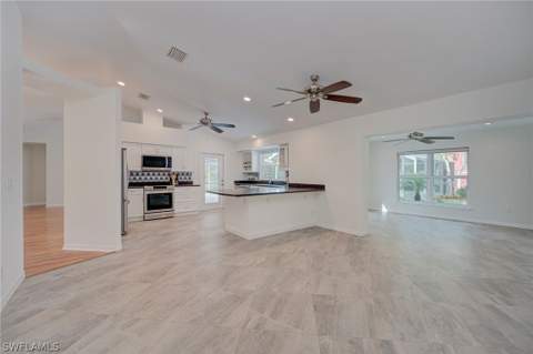 825 Desoto Blvd N, Naples FL - photo 10 of 42
