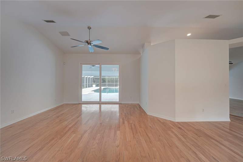 4 bedroom SingleFamilyResidence at 825 Desoto Blvd N, Golden Gate Estates, Naples — photo 5