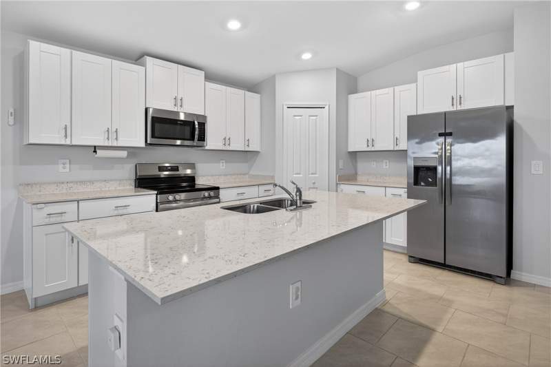 4 bedroom SingleFamilyResidence at 4117 Etna Ct, Crane Landing, North Fort Myers — photo 2