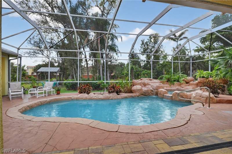 4 bedroom SingleFamilyResidence at 6416 Mark Ln, Fort Myers, Fort Myers — photo 2
