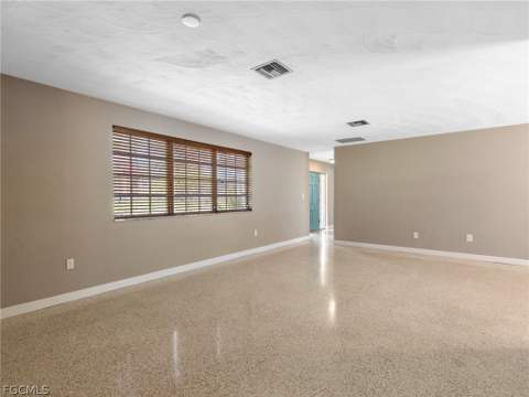 3517 Stuart Ct, Fort Myers FL - photo 13 of 36
