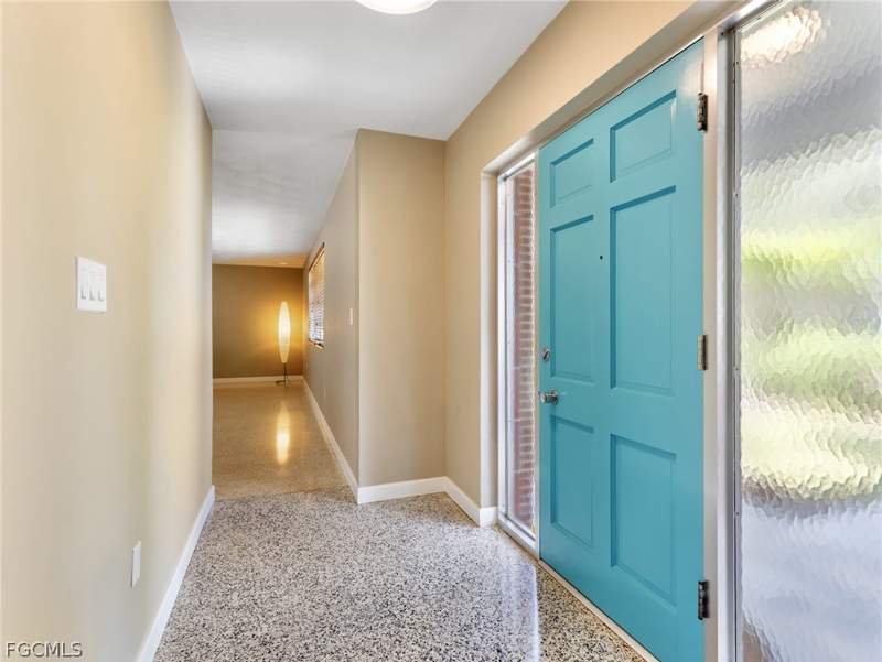 4 bedroom SingleFamilyResidence at 3517 Stuart Ct, York Manor, Fort Myers — photo 3
