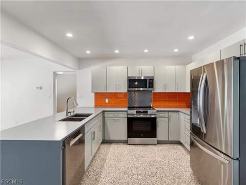 3517 Stuart Ct, Fort Myers FL - photo 8 of 36