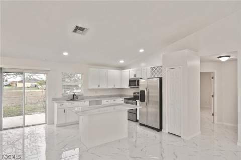 530 Peerless Cir, Lehigh Acres FL - photo 16 of 48
