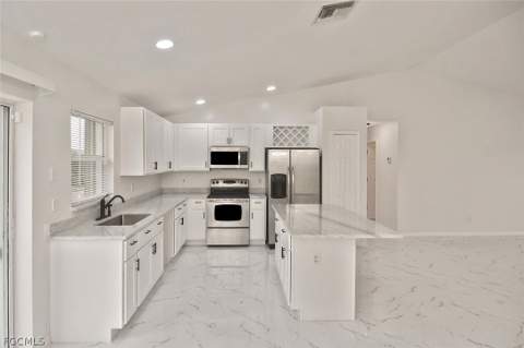 530 Peerless Cir, Lehigh Acres FL - photo 17 of 48