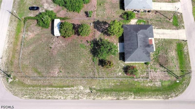 3 bedroom SingleFamilyResidence at 530 Peerless Cir, Mirror Lakes, Lehigh Acres — photo 3
