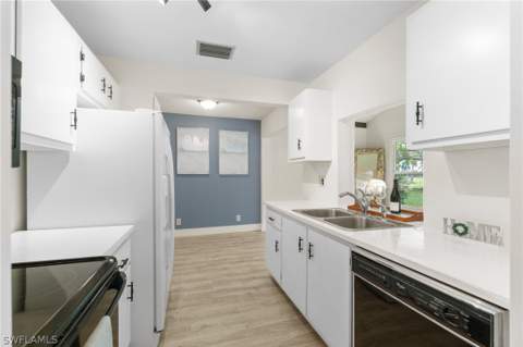 1094 Forest Lakes Dr, Naples FL - photo 12 of 43