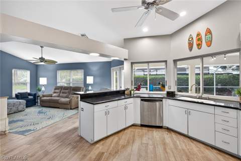 390 Saint Andrews Blvd, Naples FL - photo 11 of 42
