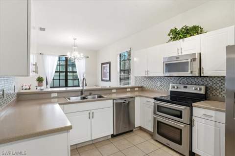 7576 Bristol Cir, Naples FL - photo 10 of 34