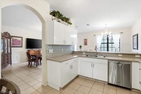 7576 Bristol Cir, Naples FL - photo 11 of 34